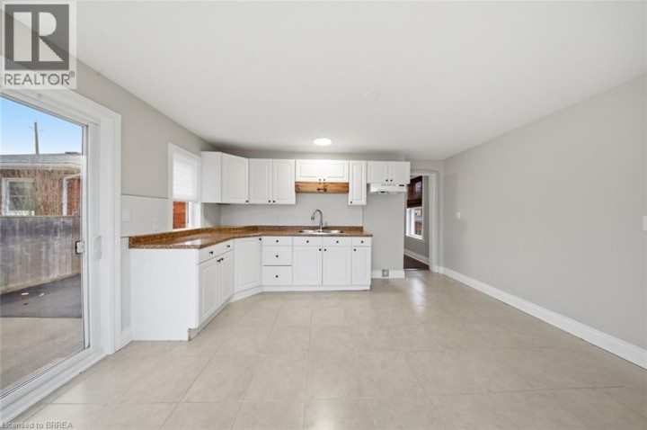 Photo 6 at 188 Grand River Avenue, Holmedale, Brantford