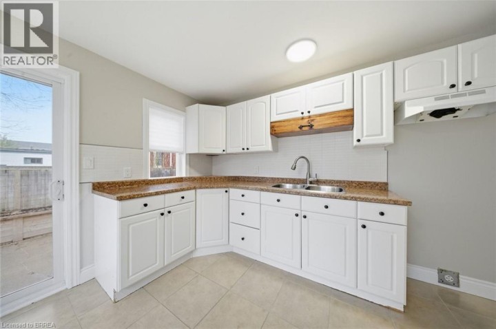 Photo 7 at 188 Grand River Avenue, Holmedale, Brantford