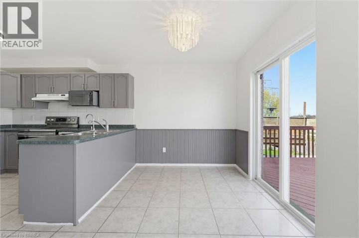 Photo 10 at 25 Anastasia Crescent, Brantwood Park, Brantford