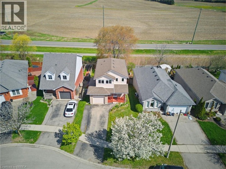 Photo 33 at 25 Anastasia Crescent, Brantwood Park, Brantford