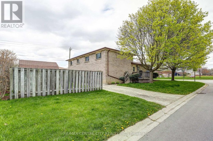 Photo 4 at 456 Wellington Street, St. Thomas