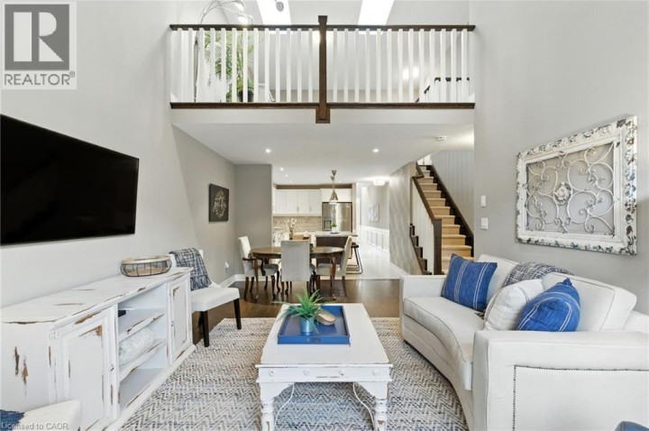 Photo 18 at 4 Burgundy Grove, Meadowlands, Ancaster