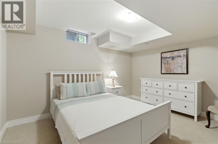 Photo 32 at 4 Burgundy Grove, Meadowlands, Ancaster