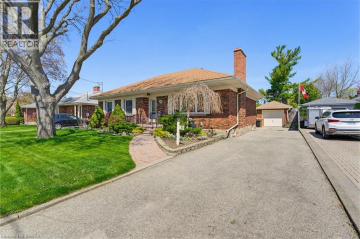 Photo 1 at 90 Henderson Avenue, Queensway / Grove, Brantford