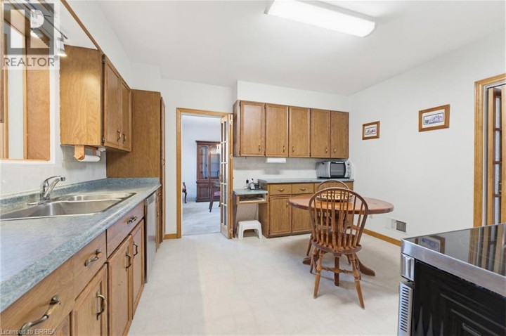 Photo 11 at 90 Henderson Avenue, Queensway / Grove, Brantford