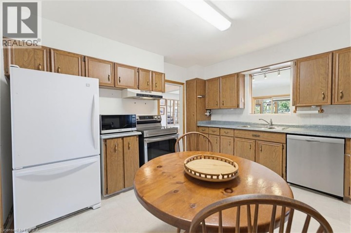 Photo 14 at 90 Henderson Avenue, Queensway / Grove, Brantford