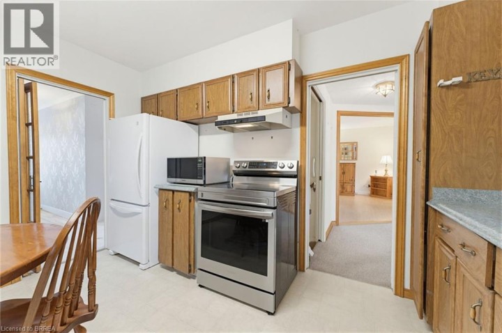 Photo 15 at 90 Henderson Avenue, Queensway / Grove, Brantford