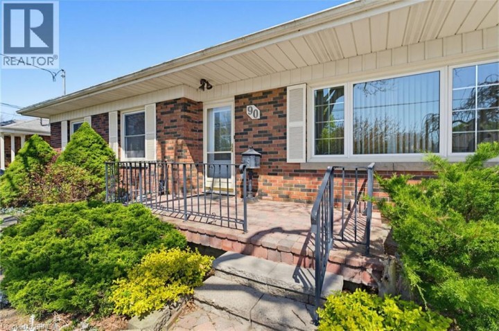 Photo 4 at 90 Henderson Avenue, Queensway / Grove, Brantford