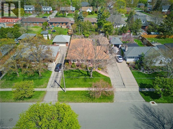 Photo 5 at 90 Henderson Avenue, Queensway / Grove, Brantford