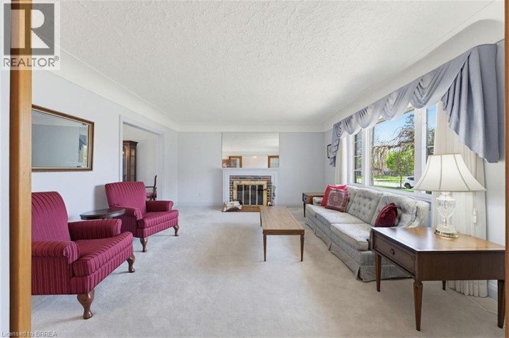 Photo 7 at 90 Henderson Avenue, Queensway / Grove, Brantford