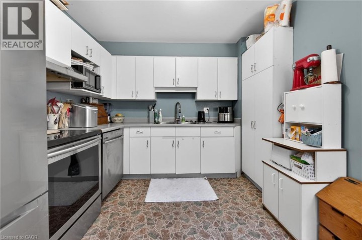 Photo 7 at 1 - 19 Wren Court, Tillsonburg
