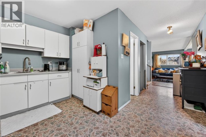 Photo 8 at 1 - 19 Wren Court, Tillsonburg