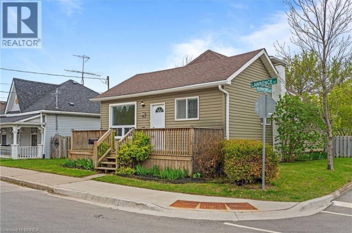 Photo 4 at 44 Lawrence Street, Terrace Hill, Brantford