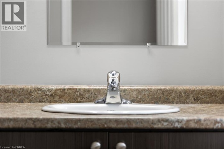 Photo 17 at 32 - 21 Diana Avenue, Empire, Brantford