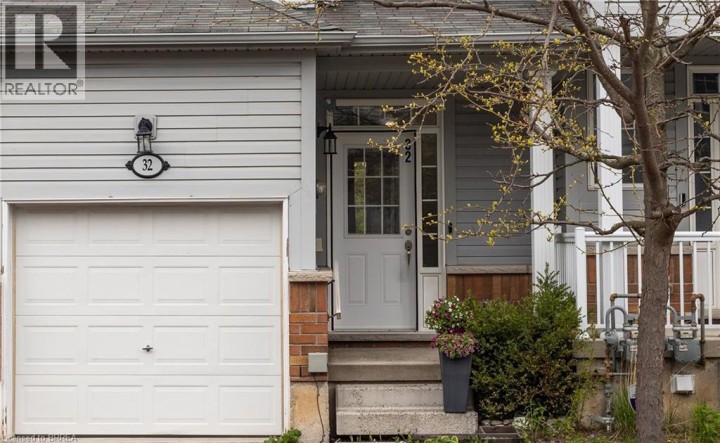 Photo 3 at 32 - 21 Diana Avenue, Empire, Brantford