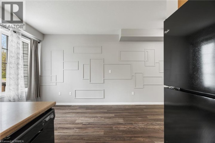 Photo 9 at 32 - 21 Diana Avenue, Empire, Brantford