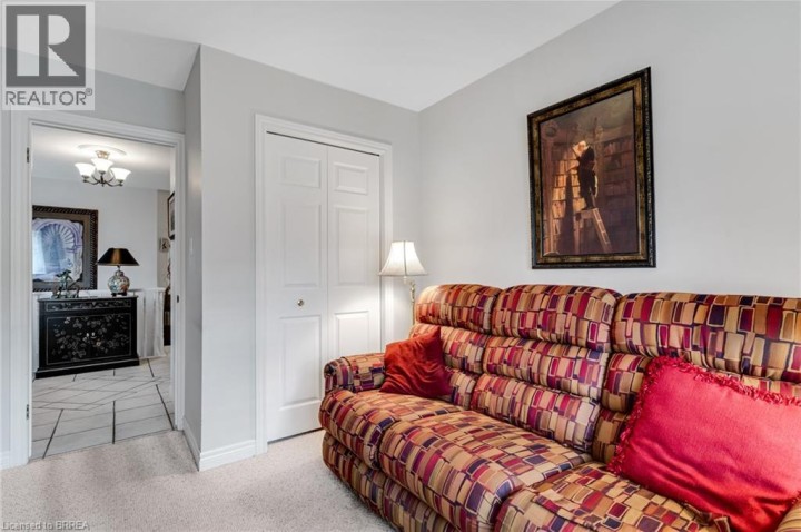 Photo 10 at 10 - 422 Powerline Road, Rosedale / Gable Height, Brantford