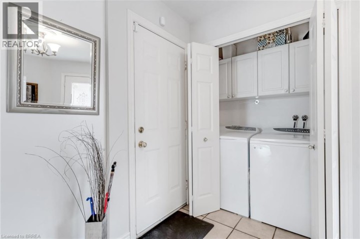 Photo 11 at 10 - 422 Powerline Road, Rosedale / Gable Height, Brantford