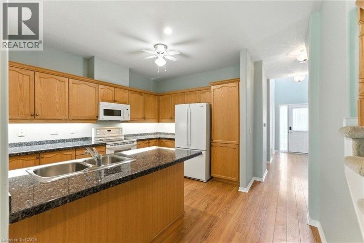 Photo 10 at 6 - 40 Wesleyan Court, Parkview Heights, Ancaster