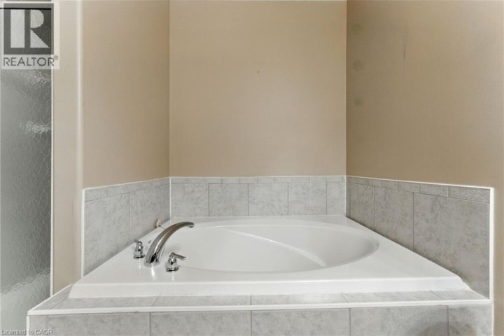 Photo 18 at 6 - 40 Wesleyan Court, Parkview Heights, Ancaster