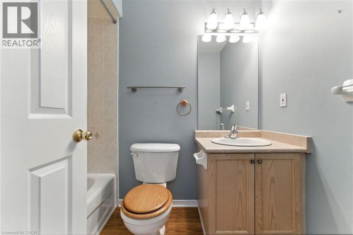 Photo 20 at 6 - 40 Wesleyan Court, Parkview Heights, Ancaster