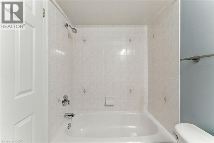 Photo 21 at 6 - 40 Wesleyan Court, Parkview Heights, Ancaster