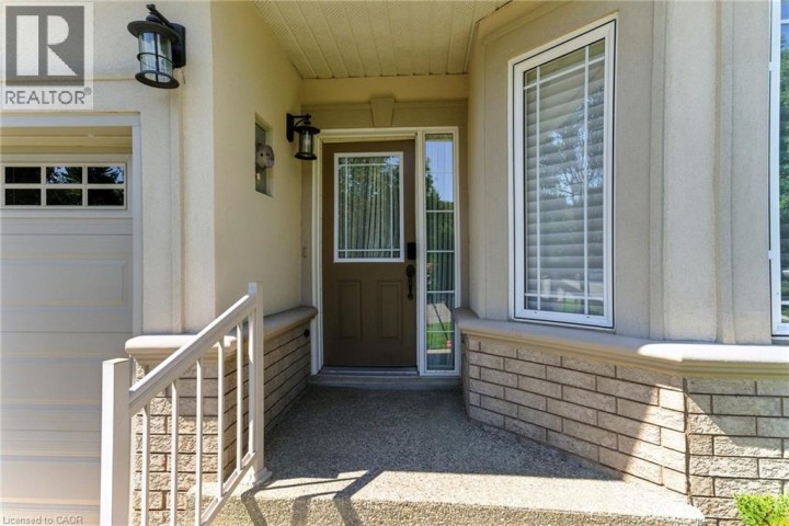 Photo 3 at 6 - 40 Wesleyan Court, Parkview Heights, Ancaster