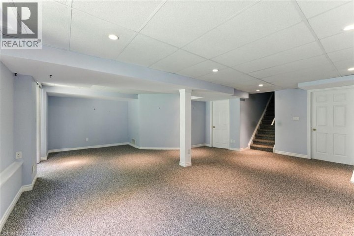 Photo 33 at 6 - 40 Wesleyan Court, Parkview Heights, Ancaster