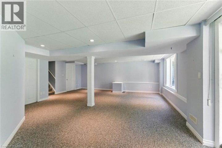 Photo 34 at 6 - 40 Wesleyan Court, Parkview Heights, Ancaster