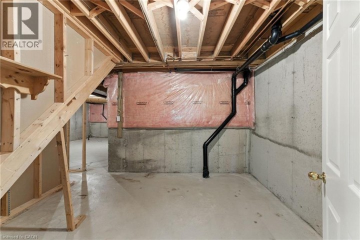 Photo 37 at 6 - 40 Wesleyan Court, Parkview Heights, Ancaster