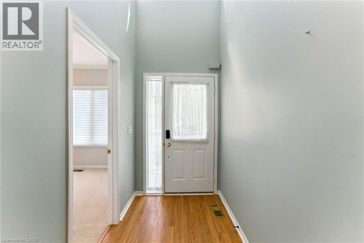 Photo 4 at 6 - 40 Wesleyan Court, Parkview Heights, Ancaster