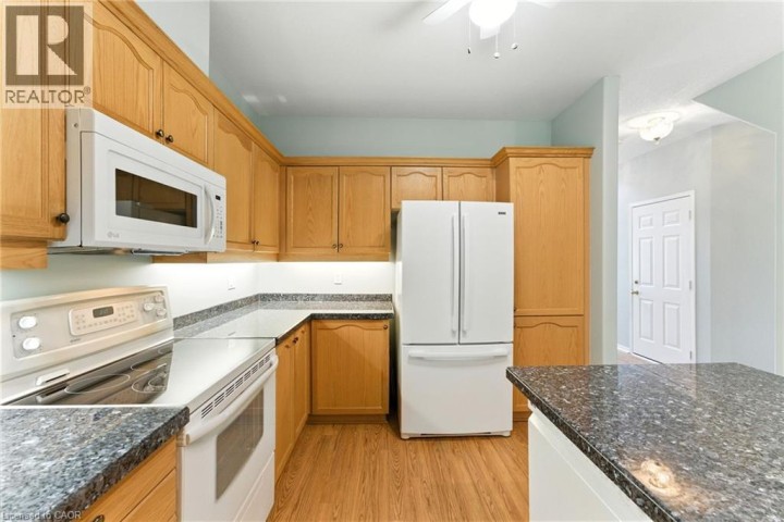 Photo 8 at 6 - 40 Wesleyan Court, Parkview Heights, Ancaster