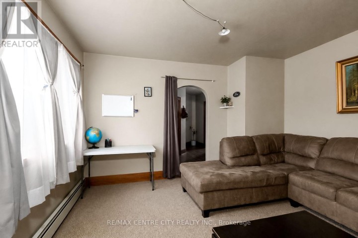 Photo 10 at 4 Prospect Street, Tillsonburg