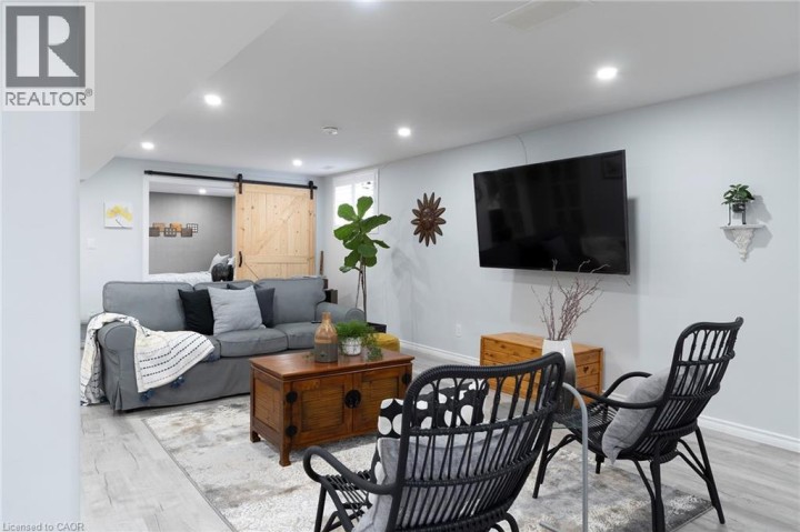 Photo 21 at 6 MacNeil Court, Middleport / Onondaga, Brantford