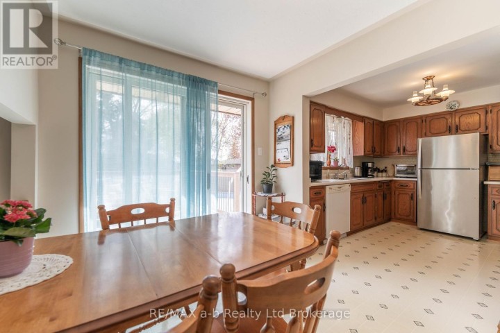 Photo 14 at 2 Cranberry Road, Tillsonburg