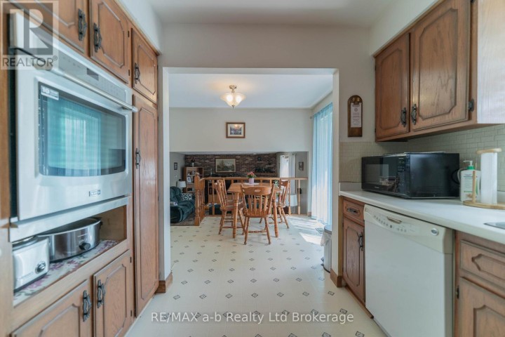 Photo 16 at 2 Cranberry Road, Tillsonburg