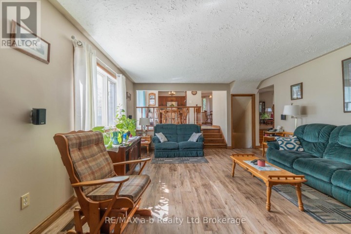 Photo 17 at 2 Cranberry Road, Tillsonburg