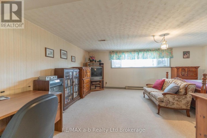 Photo 26 at 2 Cranberry Road, Tillsonburg