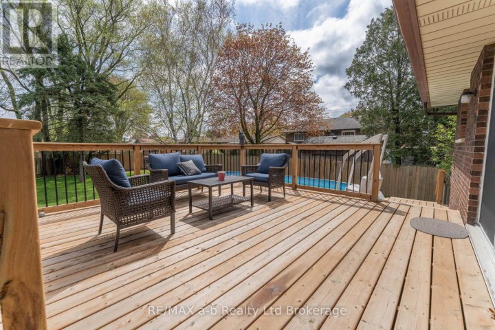 Photo 34 at 2 Cranberry Road, Tillsonburg