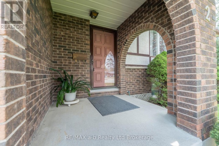 Photo 4 at 2 Cranberry Road, Tillsonburg