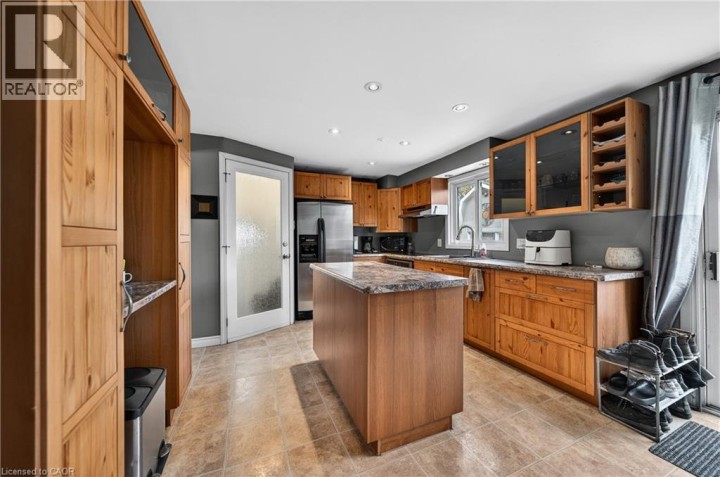 Photo 11 at 195 Old Carriage Drive, Pioneer Park / Doon / Wyldwoods, Kitchener