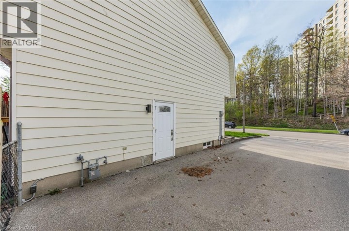 Photo 32 at 195 Old Carriage Drive, Pioneer Park / Doon / Wyldwoods, Kitchener