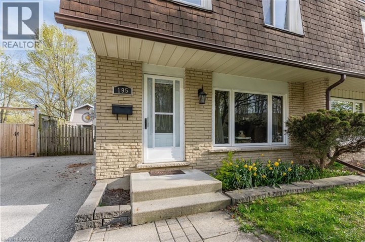 Photo 4 at 195 Old Carriage Drive, Pioneer Park / Doon / Wyldwoods, Kitchener