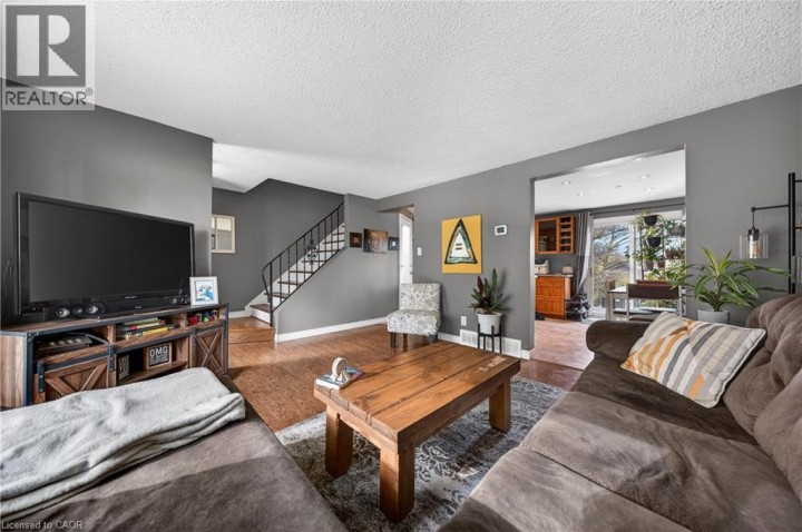 Photo 8 at 195 Old Carriage Drive, Pioneer Park / Doon / Wyldwoods, Kitchener