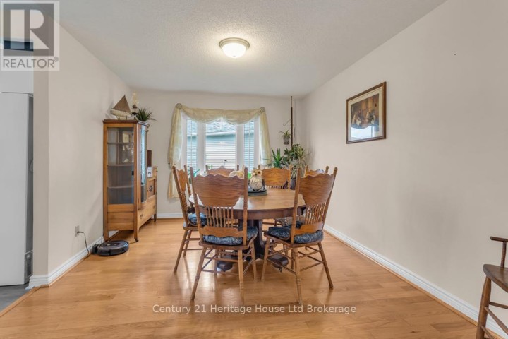 Photo 9 at 5 Dereham Drive, Tillsonburg