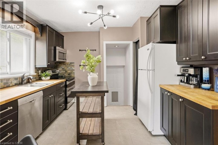Photo 8 at 201 Bedford Road, Downtown / Rockway / S. Ward, Kitchener