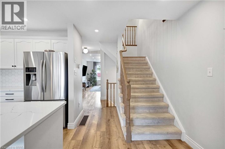 Photo 10 at 35 Gaydon Way, Empire, Brantford