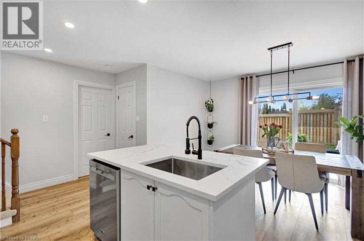 Photo 14 at 35 Gaydon Way, Empire, Brantford