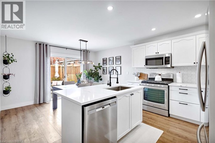 Photo 17 at 35 Gaydon Way, Empire, Brantford