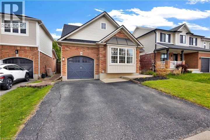 Photo 2 at 35 Gaydon Way, Empire, Brantford